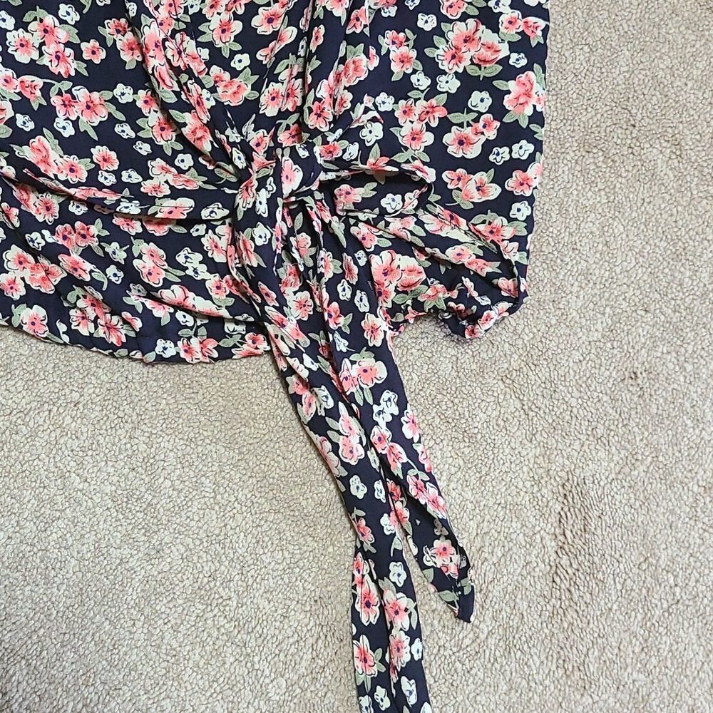 Aqua fancy tie top - Picture 4 of 9